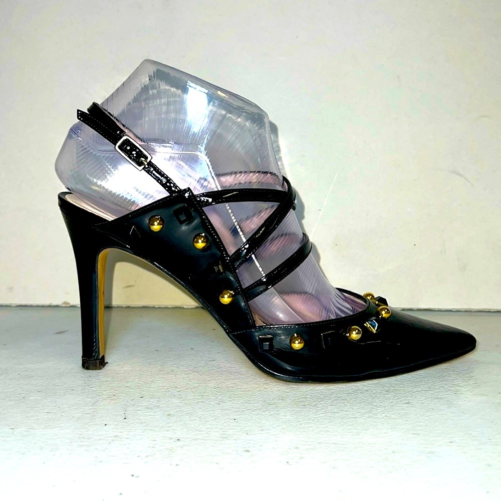 Chic Black and Gold Women's Sandals